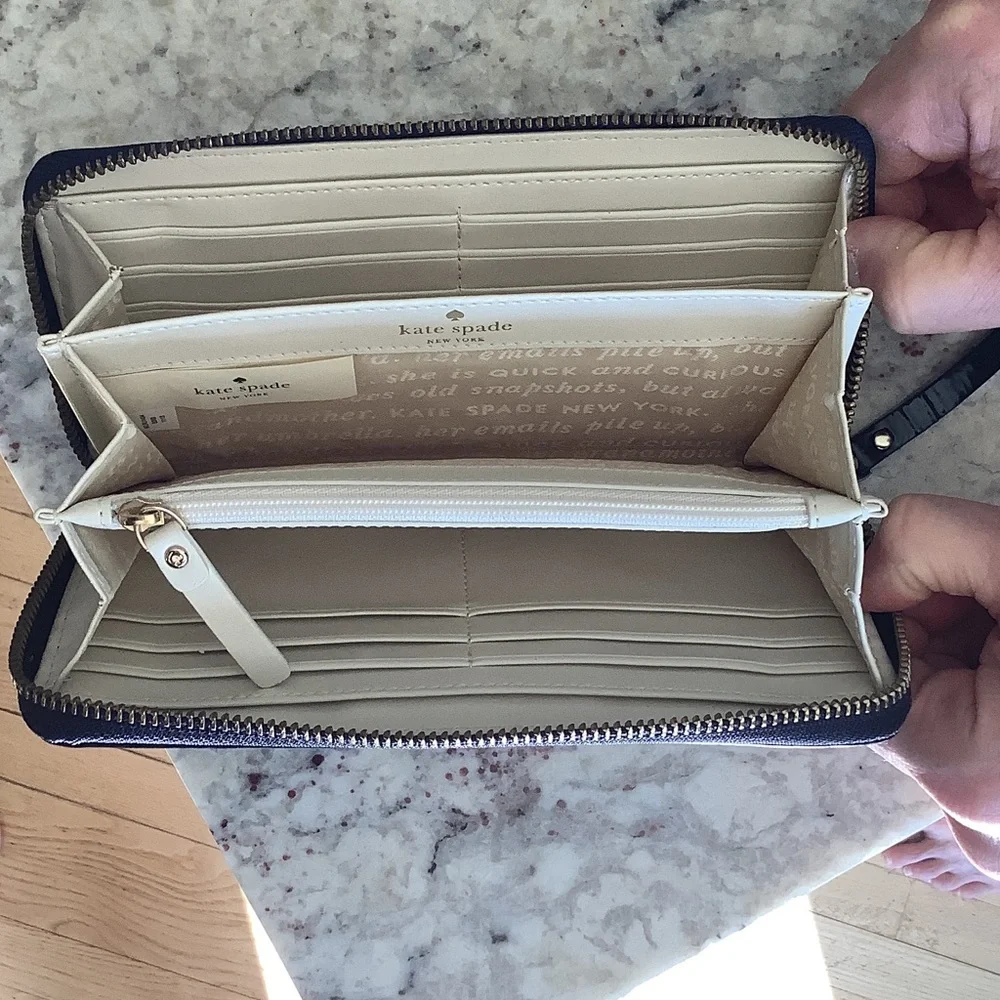 🦔 Kate Spade New York Hedgehog Wallet – Rare & Playful Print! Fantastic Shape! - Picture 5 of 10